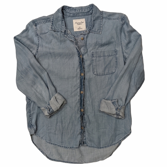 American Eagle Outfitters Tops - 🦅AMERICAN EAGLE OUTFITTERS Women's Chambray Top